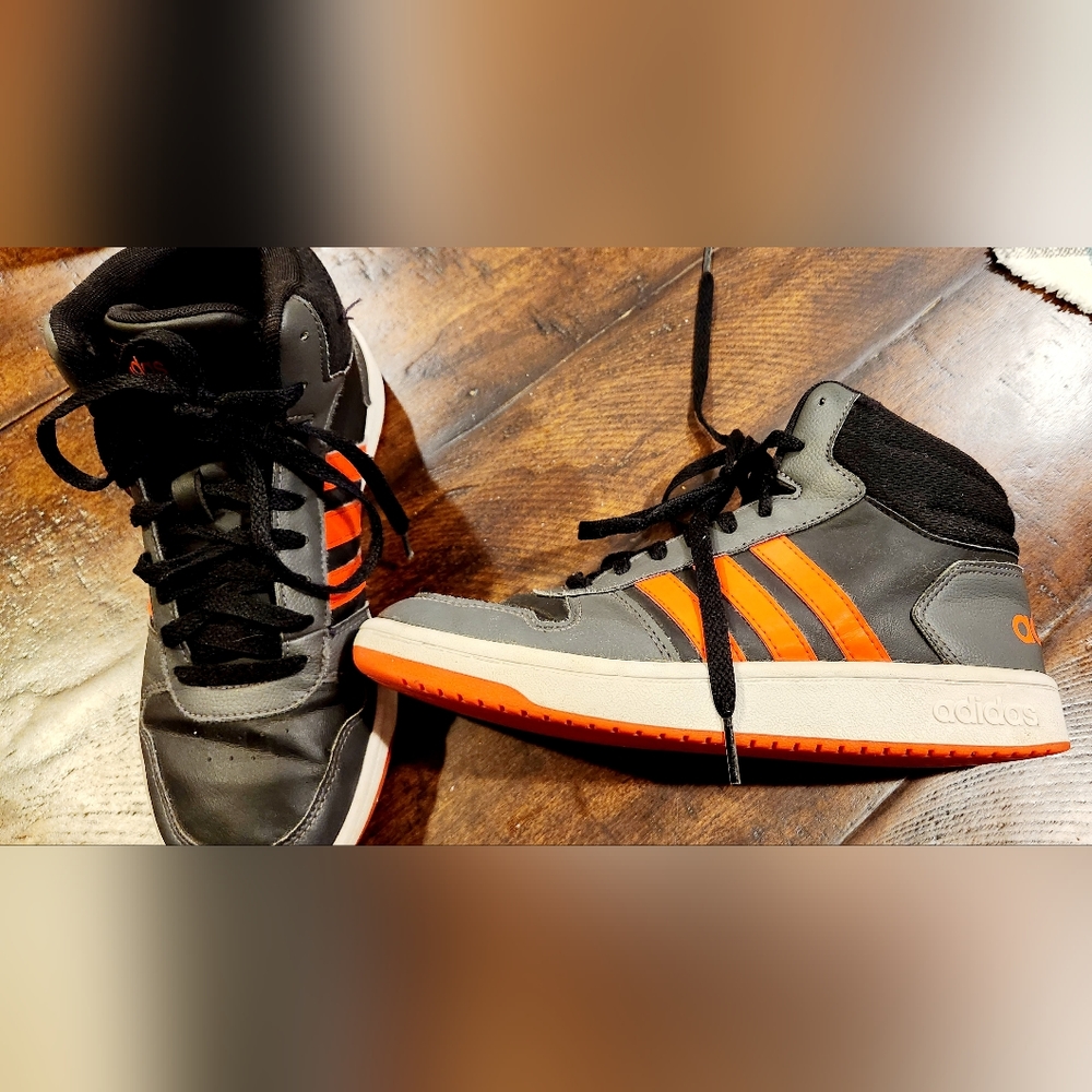 Adidas boys size 6 high tops